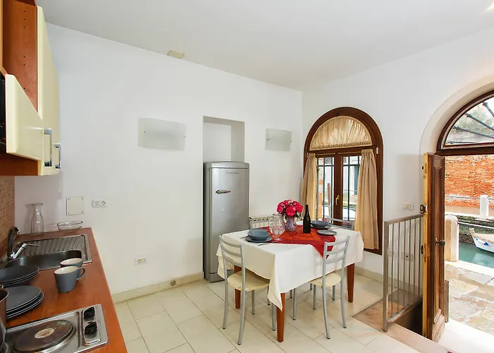 Apartament Mioni